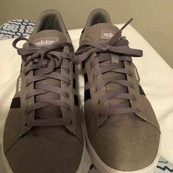 🔥#135, Adidas, size 10, like new, see photos - Picture 7 of 7